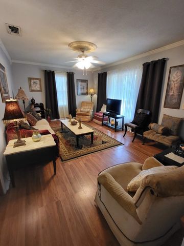 1609 Shell Camp, Gladewater, TX 75647