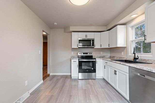 536 E WILSON AVENUE, Appleton, WI 54915