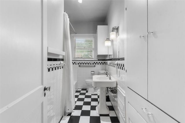 1921 Ben Hall Court, Fort Worth, TX 76110