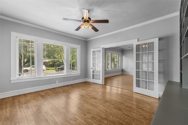 1921 Ben Hall Court, Fort Worth, TX 76110