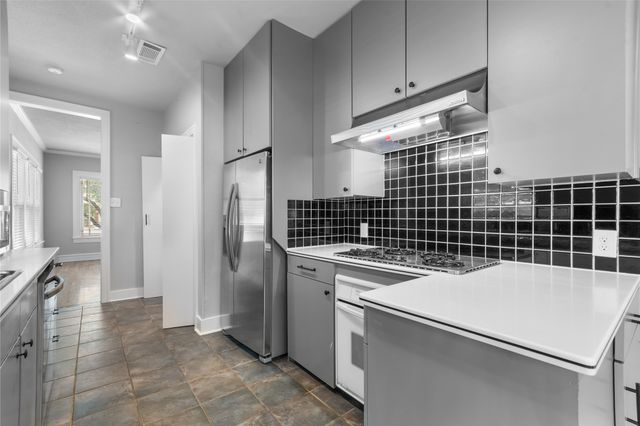 1921 Ben Hall Court, Fort Worth, TX 76110