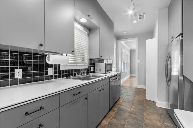 1921 Ben Hall Court, Fort Worth, TX 76110