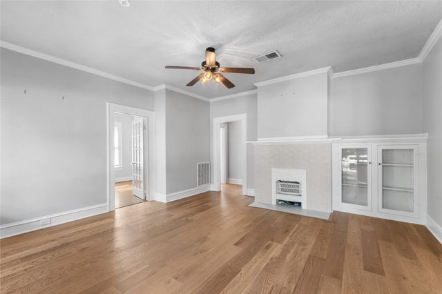 1921 Ben Hall Court, Fort Worth, TX 76110