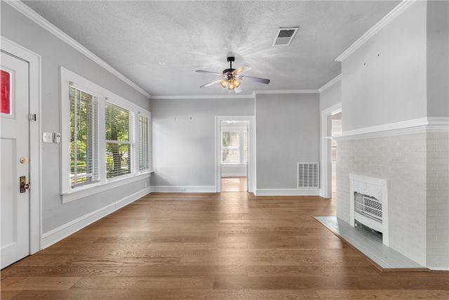 1921 Ben Hall Court, Fort Worth, TX 76110