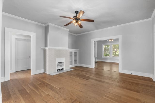 1921 Ben Hall Court, Fort Worth, TX 76110