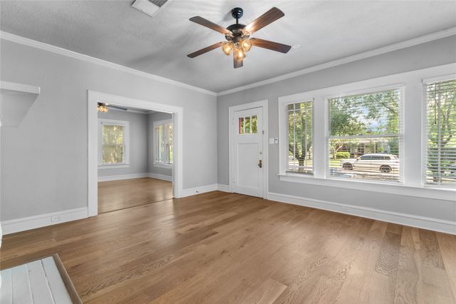 1921 Ben Hall Court, Fort Worth, TX 76110
