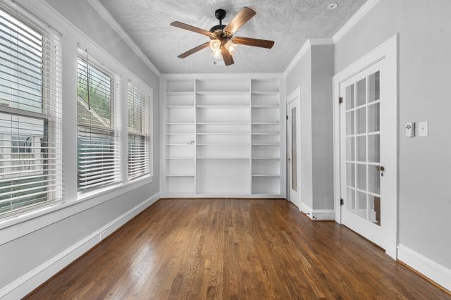 1921 Ben Hall Court, Fort Worth, TX 76110