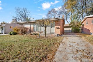 7443 N Charlesworth Street, Dearborn Heights, MI 48127