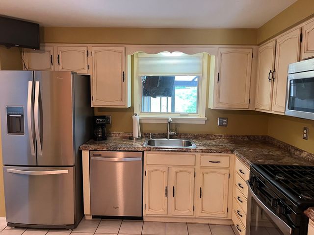 979 Westchester Road, South Park, PA 15129