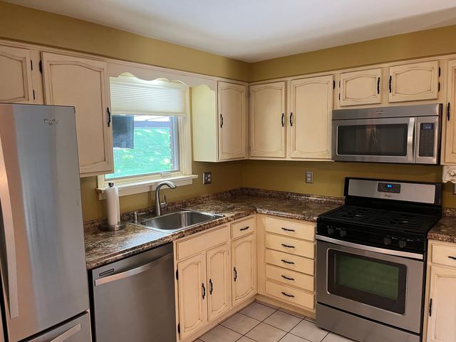 979 Westchester Road, South Park, PA 15129