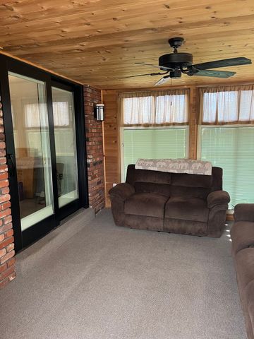 979 Westchester Road, South Park, PA 15129