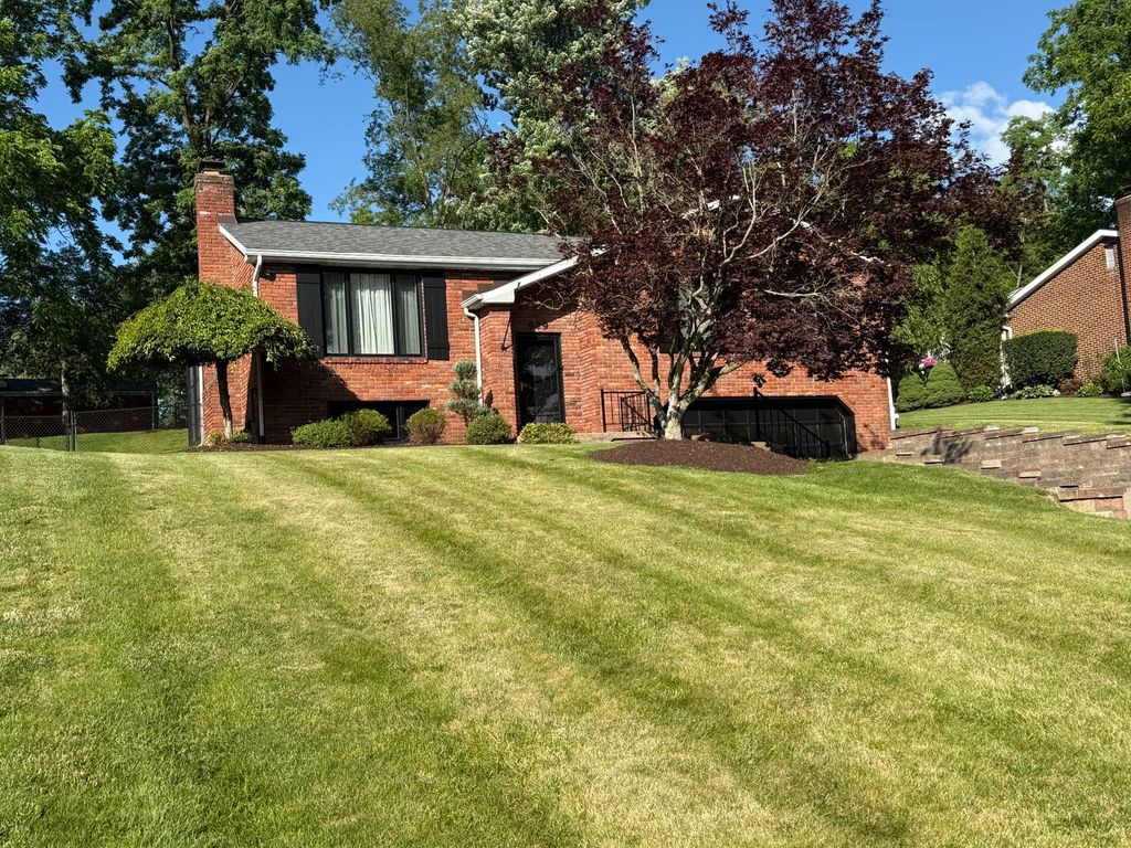 979 Westchester Road, South Park, PA 15129