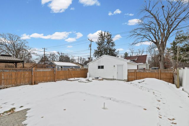 2128 Reaney Avenue E, Saint Paul, MN 55119