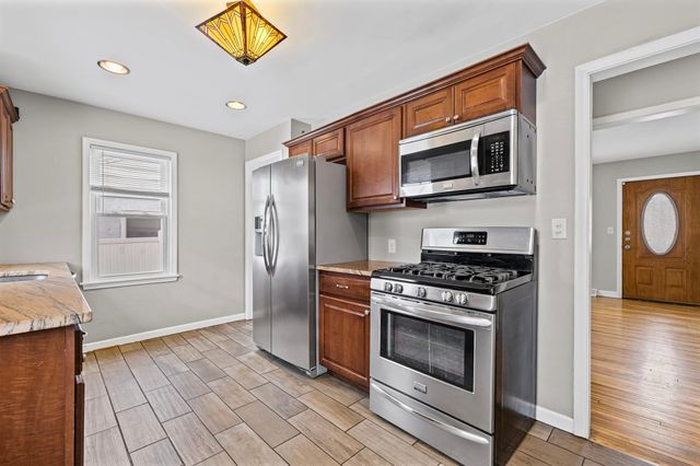 2128 Reaney Avenue E, Saint Paul, MN 55119