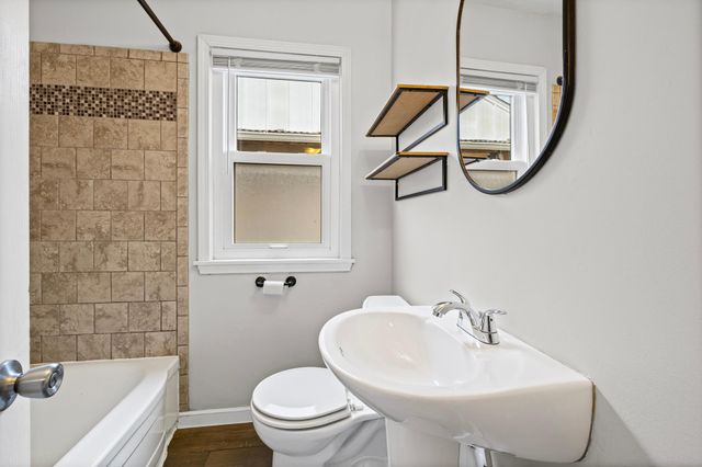 2128 Reaney Avenue E, Saint Paul, MN 55119