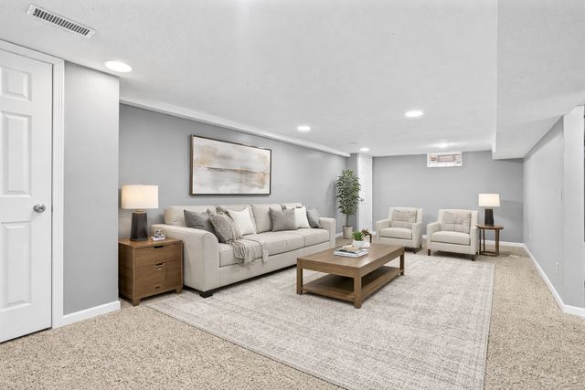 2128 Reaney Avenue E, Saint Paul, MN 55119