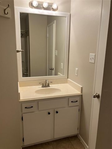 1827 Oak Ridge Drive, Kemah, TX 77565