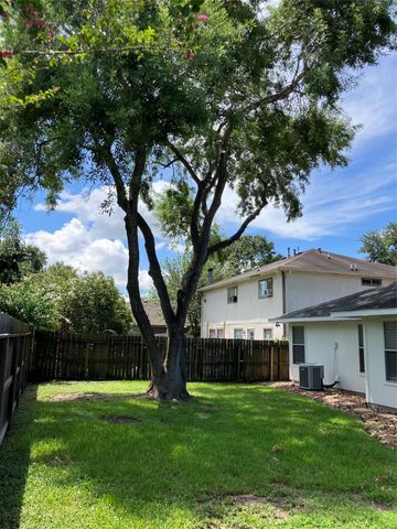 1827 Oak Ridge Drive, Kemah, TX 77565