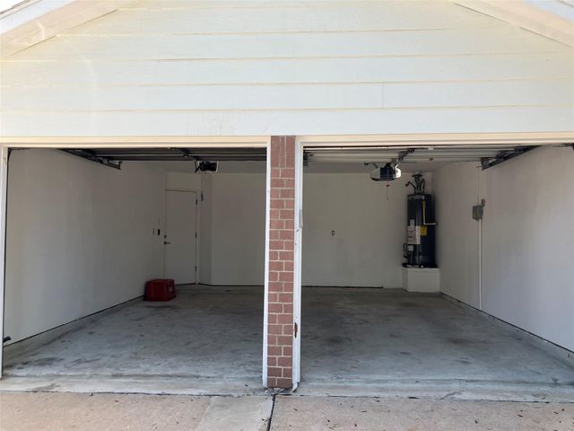 1827 Oak Ridge Drive, Kemah, TX 77565