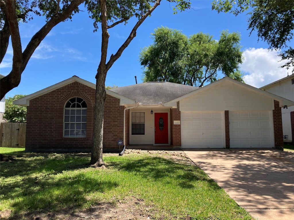 1827 Oak Ridge Drive, Kemah, TX 77565