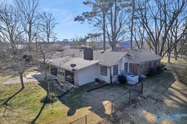 722 Denson Avenue SW, Cullman, AL 35055