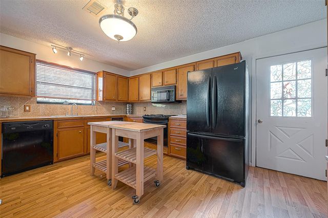 220 Hillcrest Drive, Coldspring, TX 77331