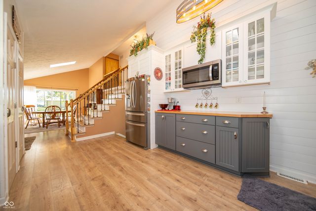 71 W Kingbird Drive, Fortville, IN 46040