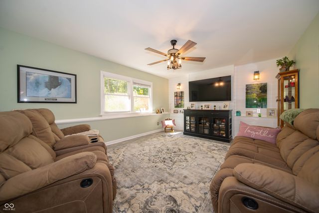 71 W Kingbird Drive, Fortville, IN 46040