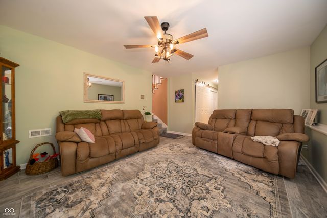 71 W Kingbird Drive, Fortville, IN 46040