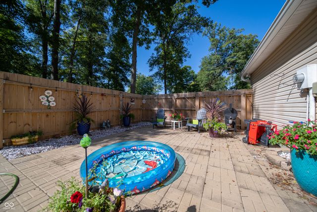 71 W Kingbird Drive, Fortville, IN 46040