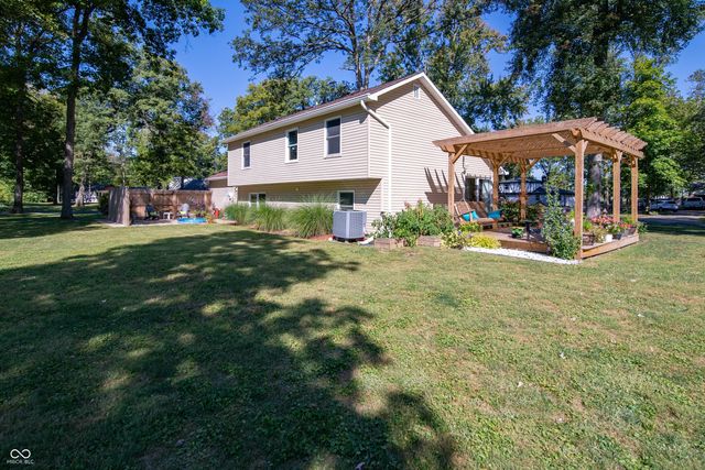 71 W Kingbird Drive, Fortville, IN 46040