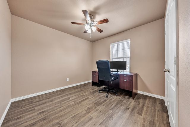 10800 Hunter Drive, Justin, TX 76247