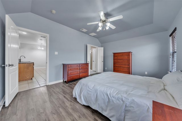 10800 Hunter Drive, Justin, TX 76247