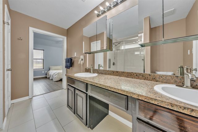 10800 Hunter Drive, Justin, TX 76247