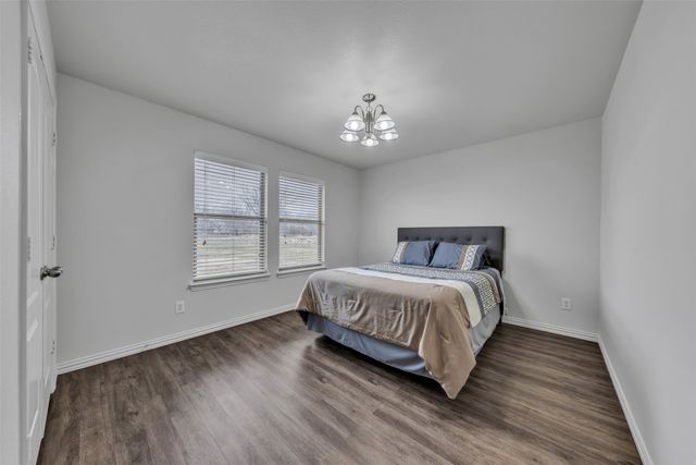 10800 Hunter Drive, Justin, TX 76247