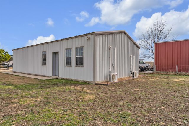 10800 Hunter Drive, Justin, TX 76247
