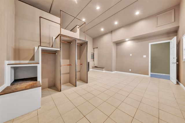 10800 Hunter Drive, Justin, TX 76247