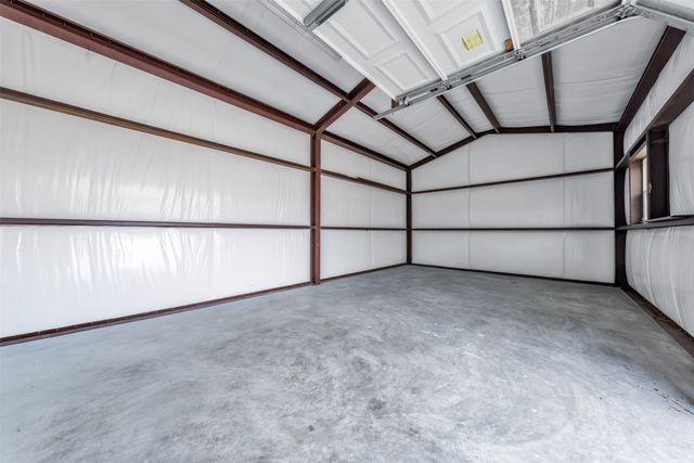 10800 Hunter Drive, Justin, TX 76247