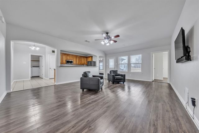 10800 Hunter Drive, Justin, TX 76247