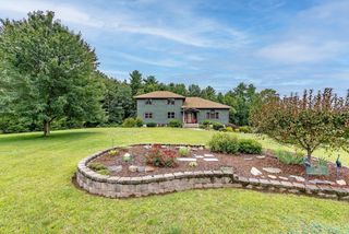 140 Sheffield Dr, Belchertown, MA 01007