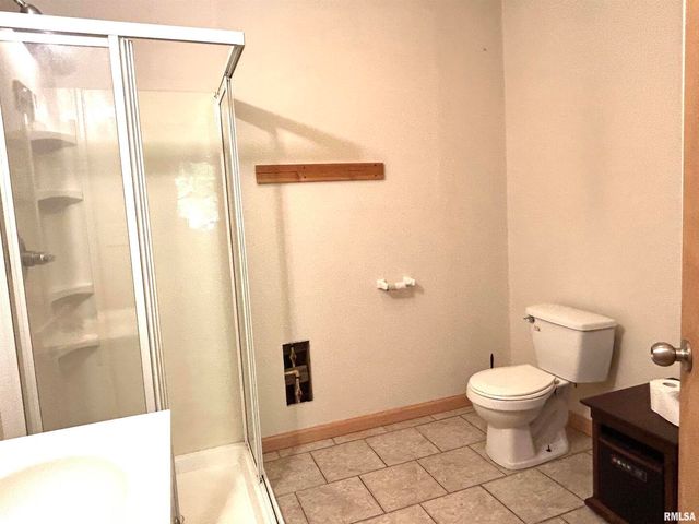 744 Cardinal Rd Road, Carbondale, IL 62901