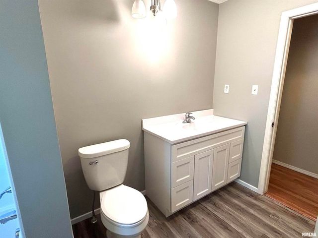 744 Cardinal Rd Road, Carbondale, IL 62901