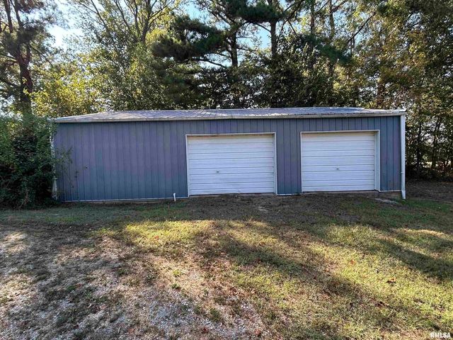 744 Cardinal Rd Road, Carbondale, IL 62901