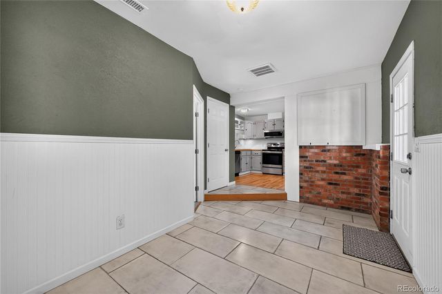 20 Longs Peak Avenue, Longmont, CO 80501