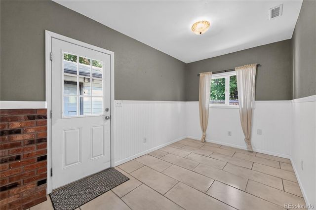 20 Longs Peak Avenue, Longmont, CO 80501
