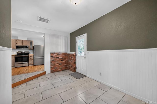 20 Longs Peak Avenue, Longmont, CO 80501