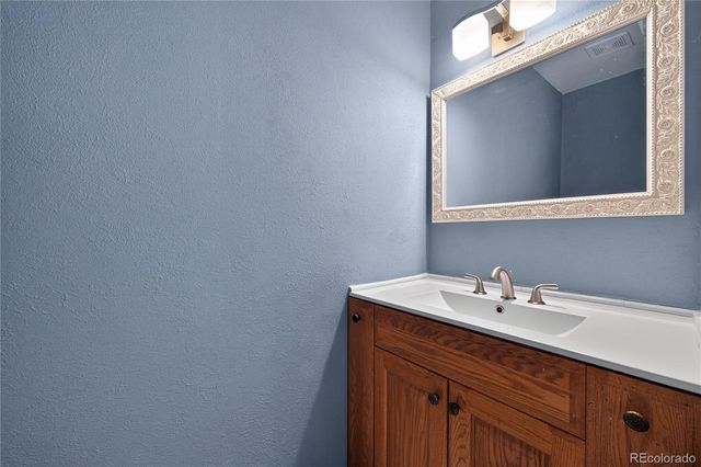 20 Longs Peak Avenue, Longmont, CO 80501