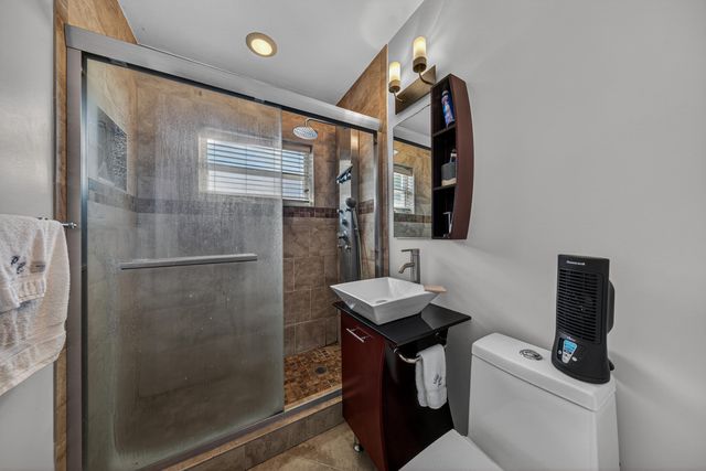 270 NE 42nd Street, Oakland Park, FL 33334