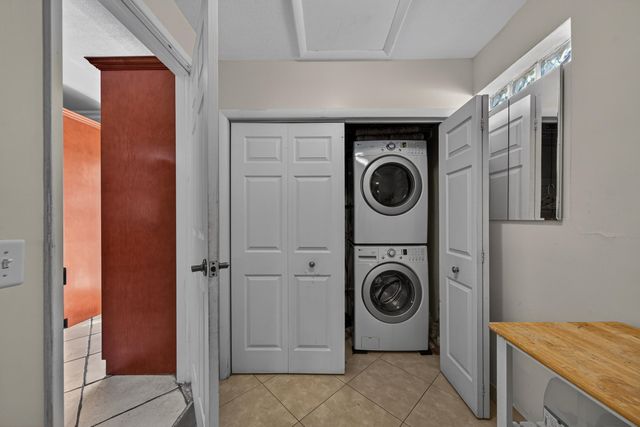 270 NE 42nd Street, Oakland Park, FL 33334