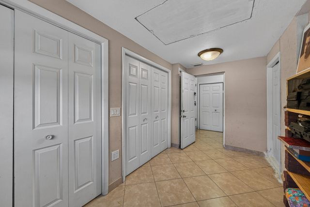 270 NE 42nd Street, Oakland Park, FL 33334